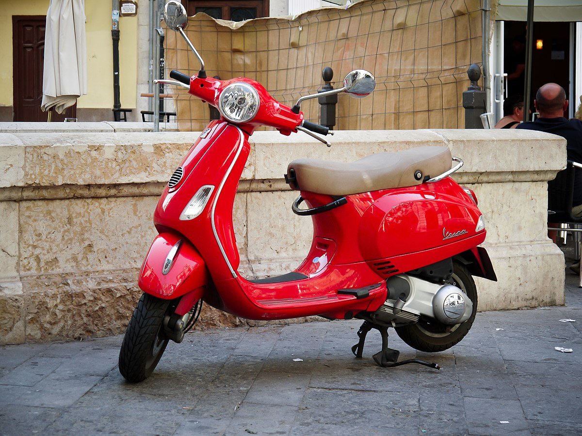 The Pros and Cons of Electric Scooters vs. Electric Vespa