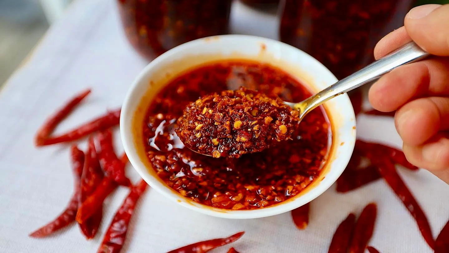 Spicing Up Your Meals: Creative Ways to Use Hot Chili Oil