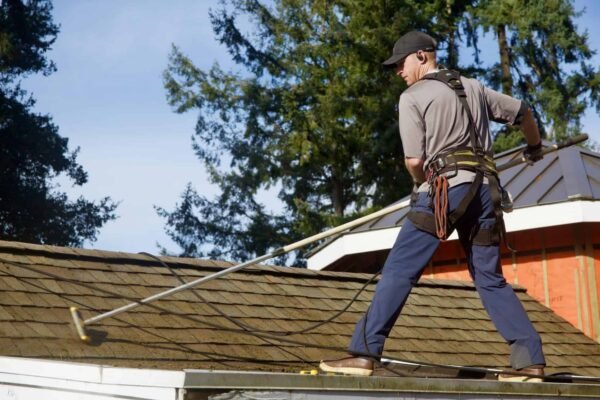 Gutter Cleaning Gladstone