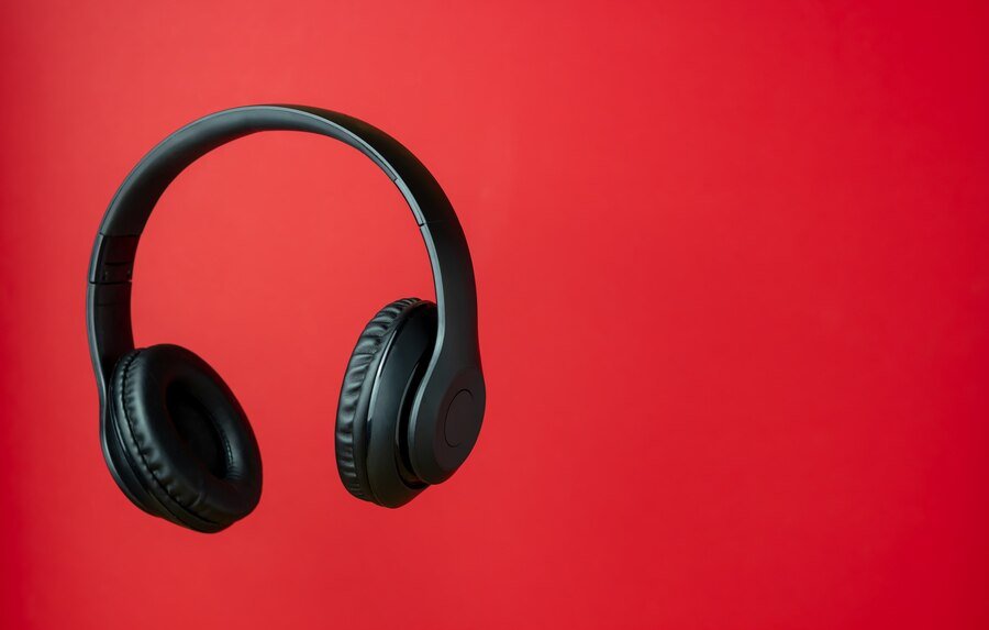 Choose the Right DJ Headphones for Your Needs
