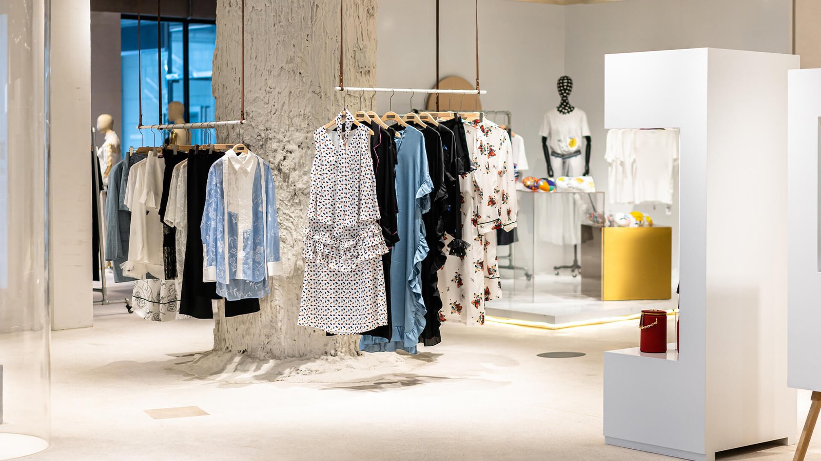 Keep Retail Fashion Store Updated By These Options